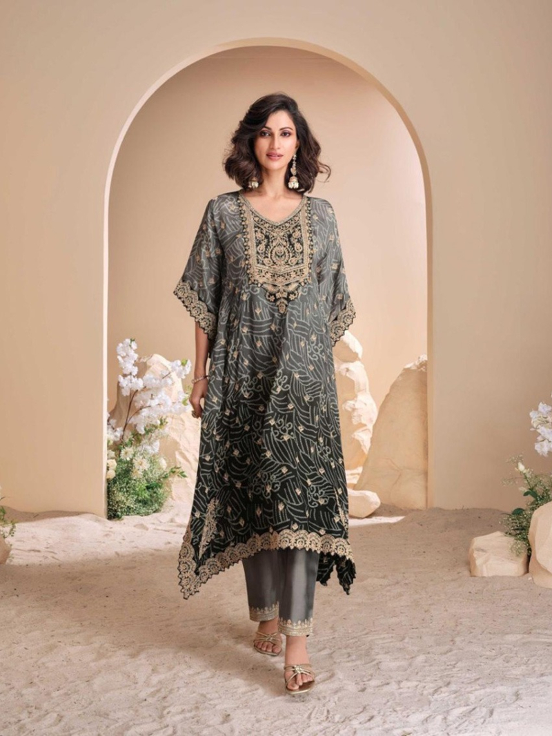 Elegant Kaftan Set in Viscos Crepe & Organza Silk
