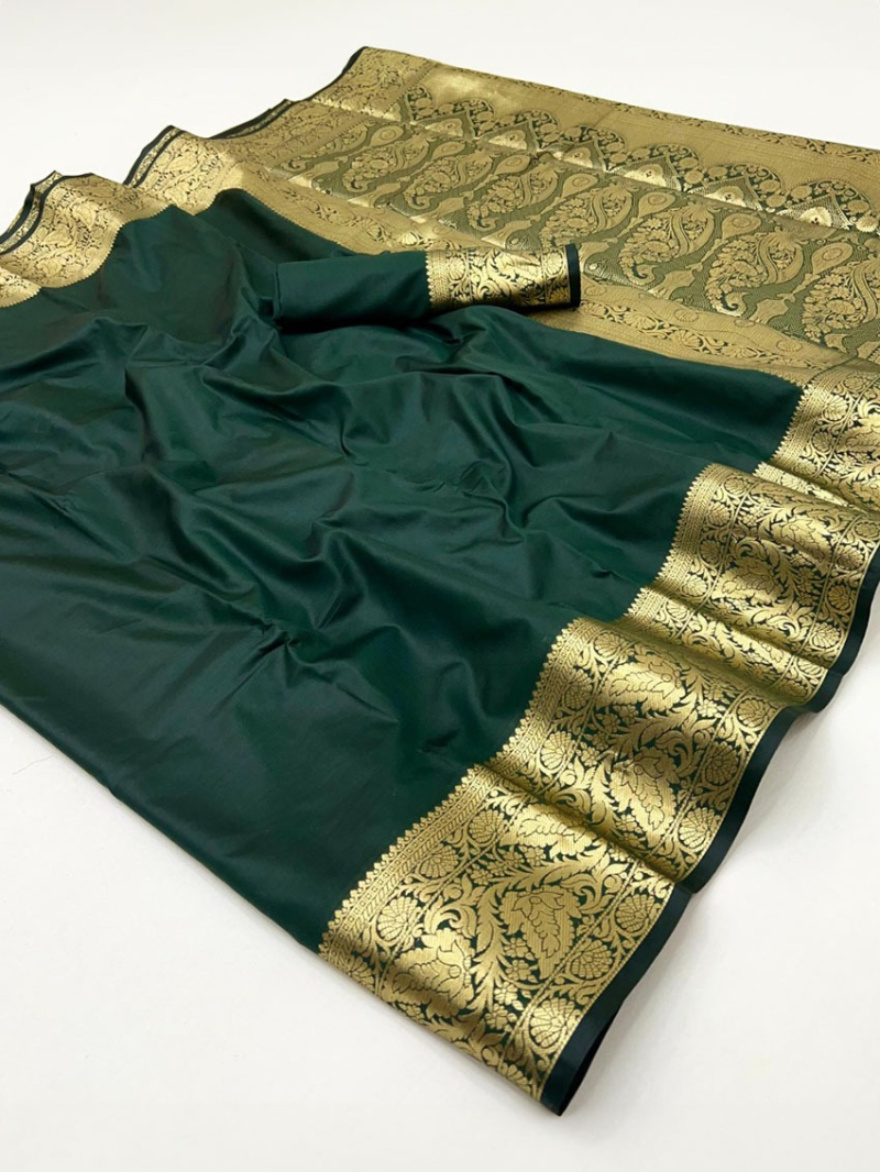 Elegant Traditional Emerald Green Banarasi Silk Saree 
