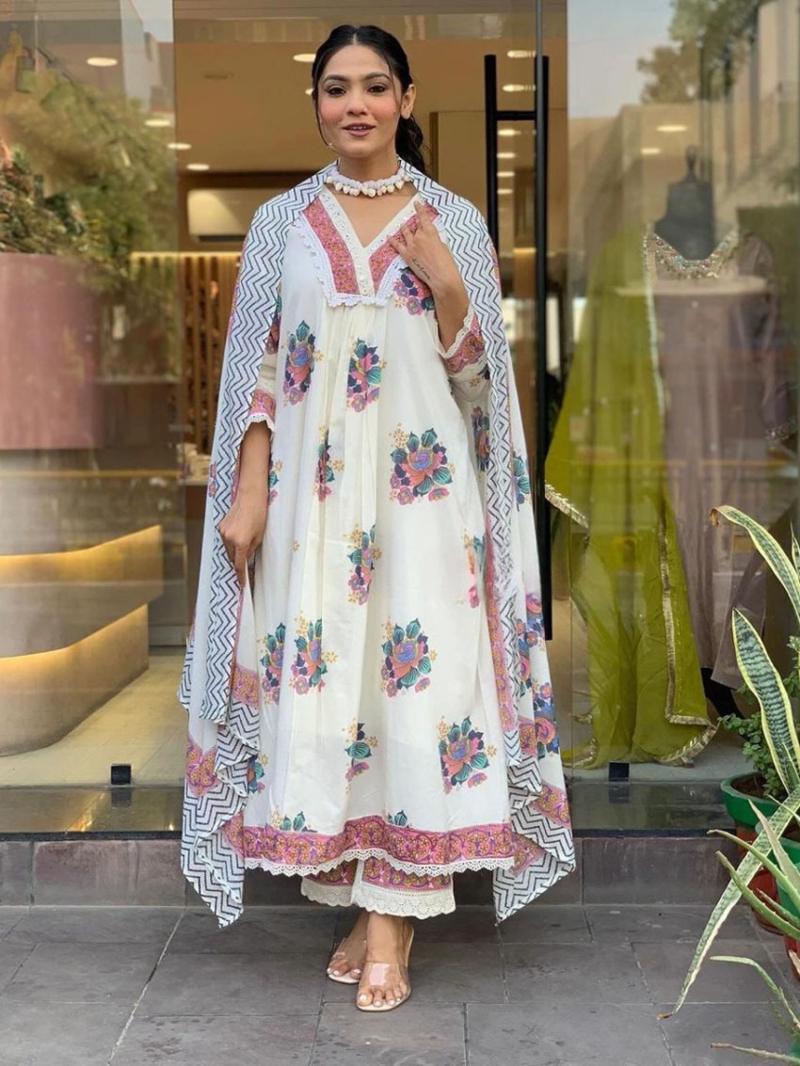 Traditional Casual White Cotton Printed Suit 