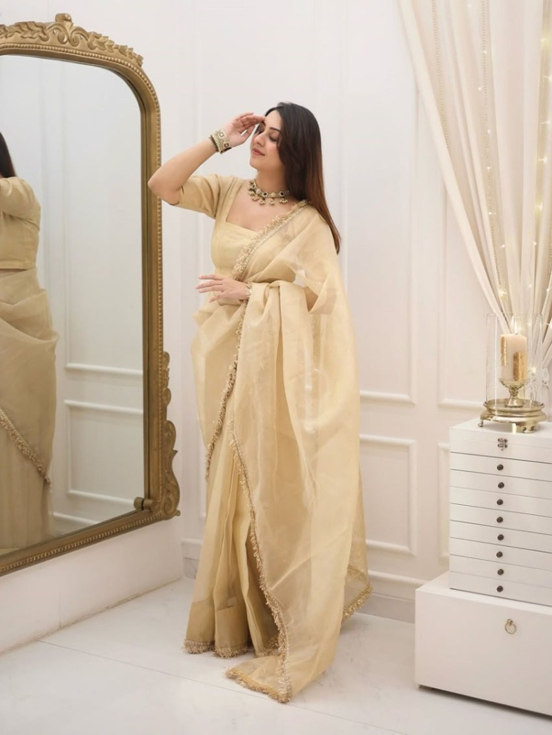 Elegant Gold Crush Saree