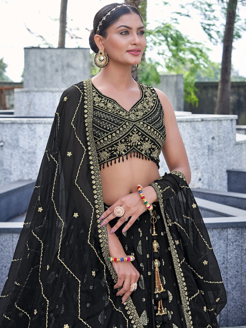 Elegnat Ethnic Traditional Festive  Jacquard Dola Silk Lehanga Suit