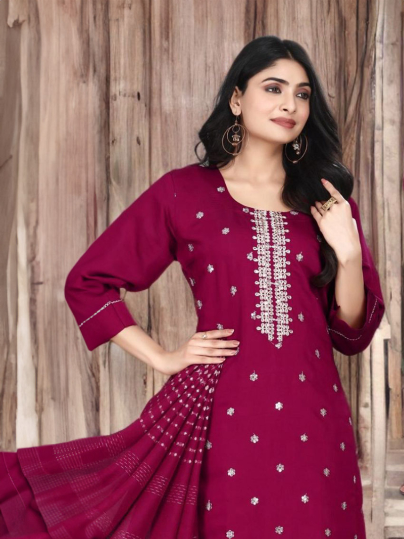 Elegant Ethnic  Red  Jacquard Roman Silk Straight Suit