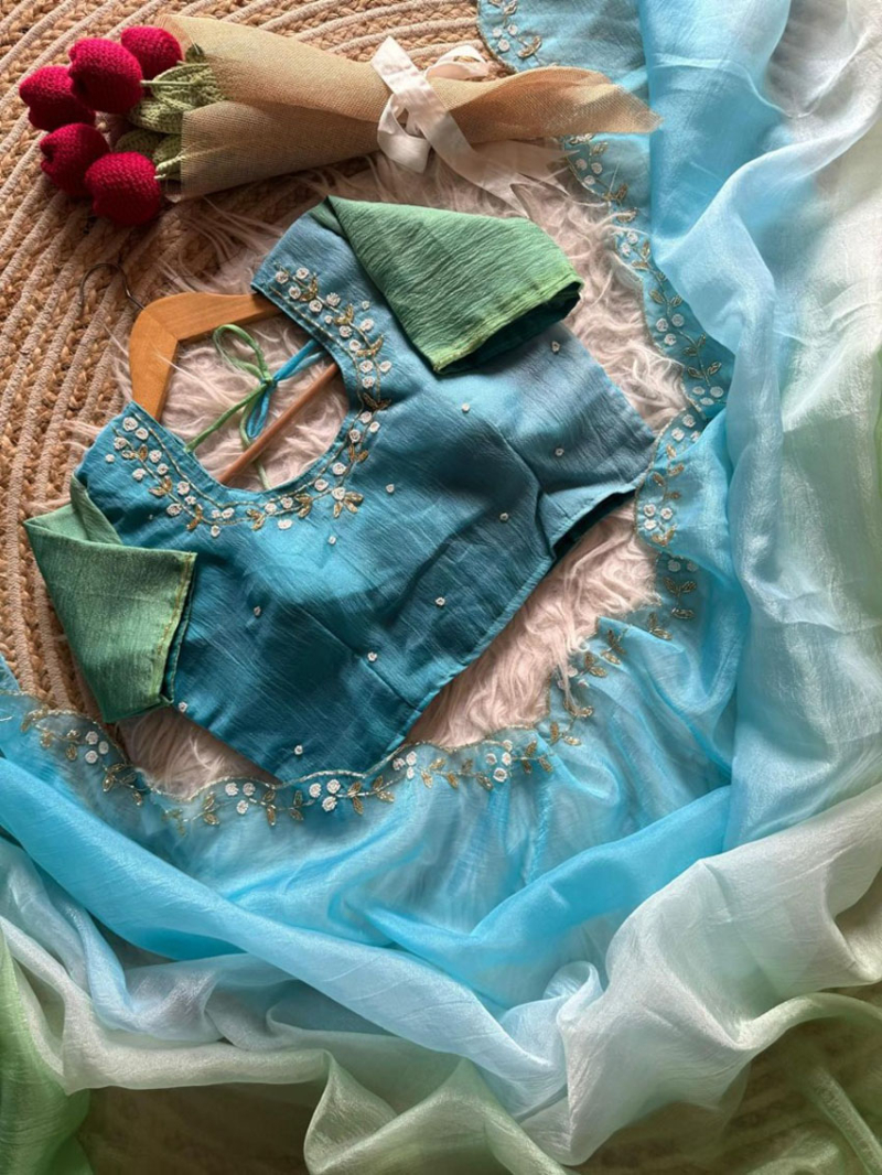 Traditional Ethnic Dual Tone Aqua Blue & Green Semi-Crushed Saree