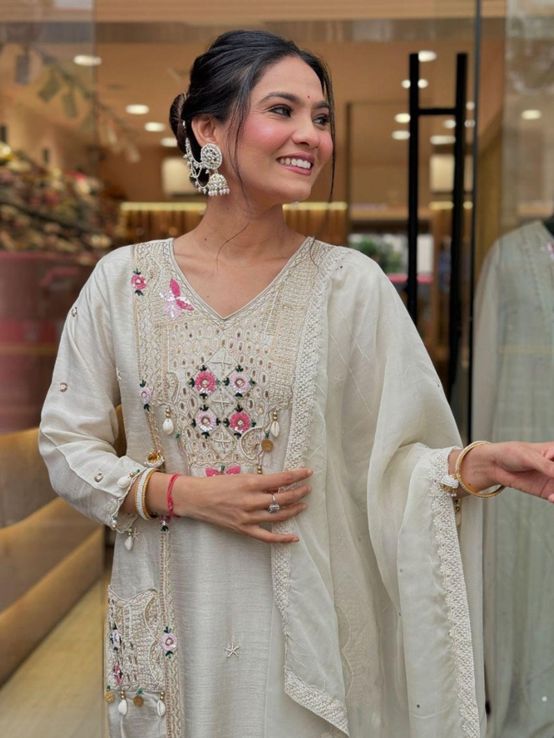 Elegant Heavy White Pure Roman Silk Straight Suit