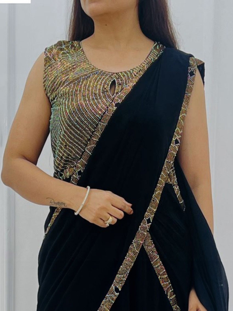 Elegant Traditional Navy Blue Saree 