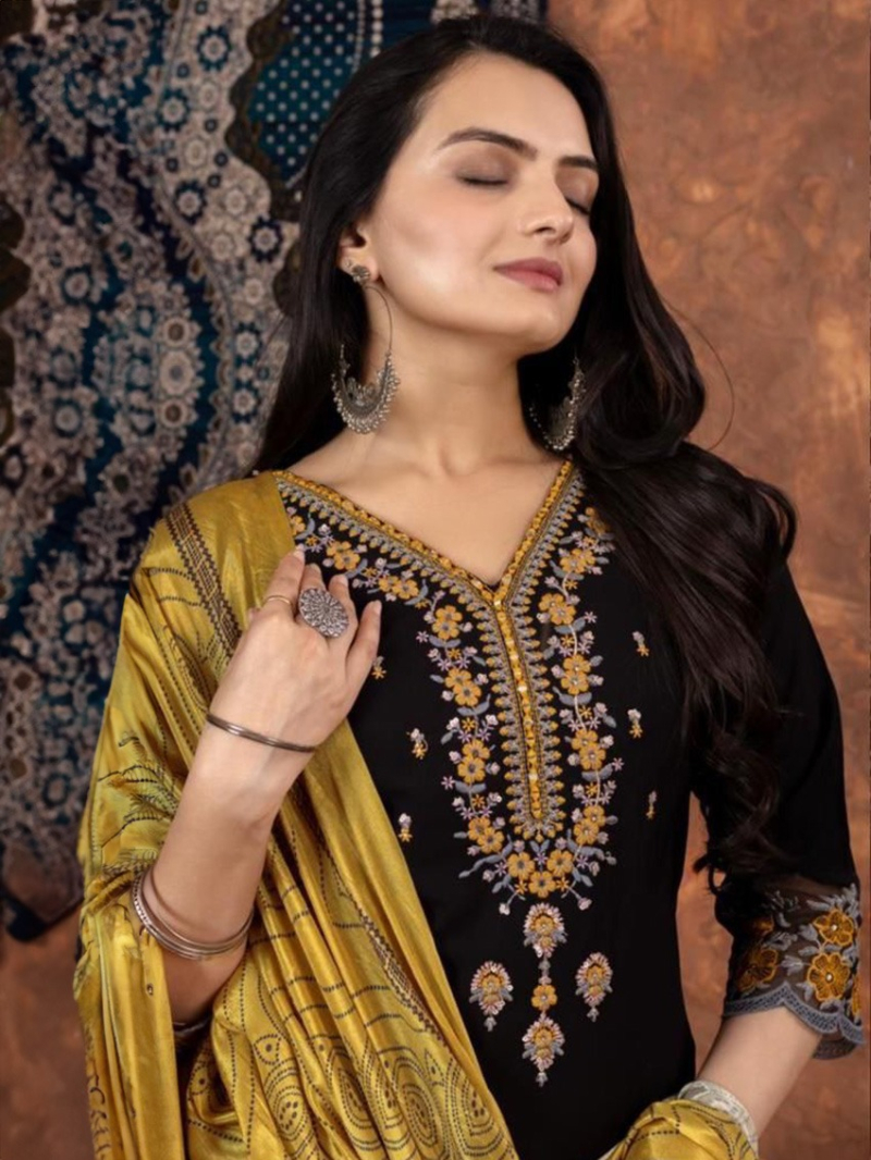 Elegant Traditional Casual Black Kurti Pant Straight Suit