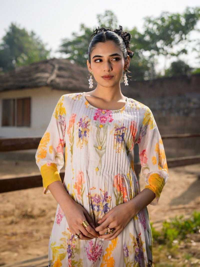 Elegant Ethnic Off White Cotton  Kurta Pant Suit